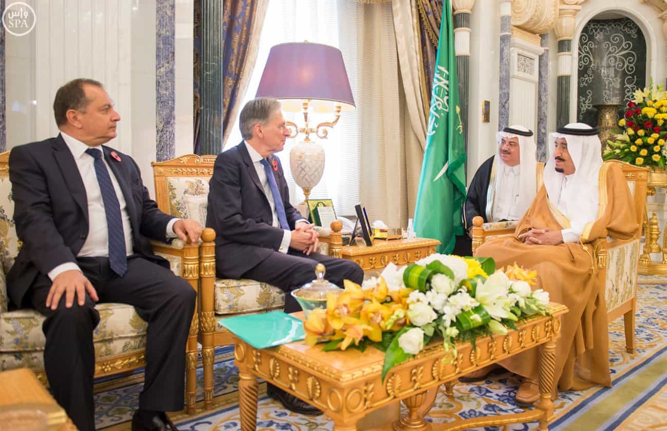 Custodian of the Two Holy Mosques receives British Foreign Secretary