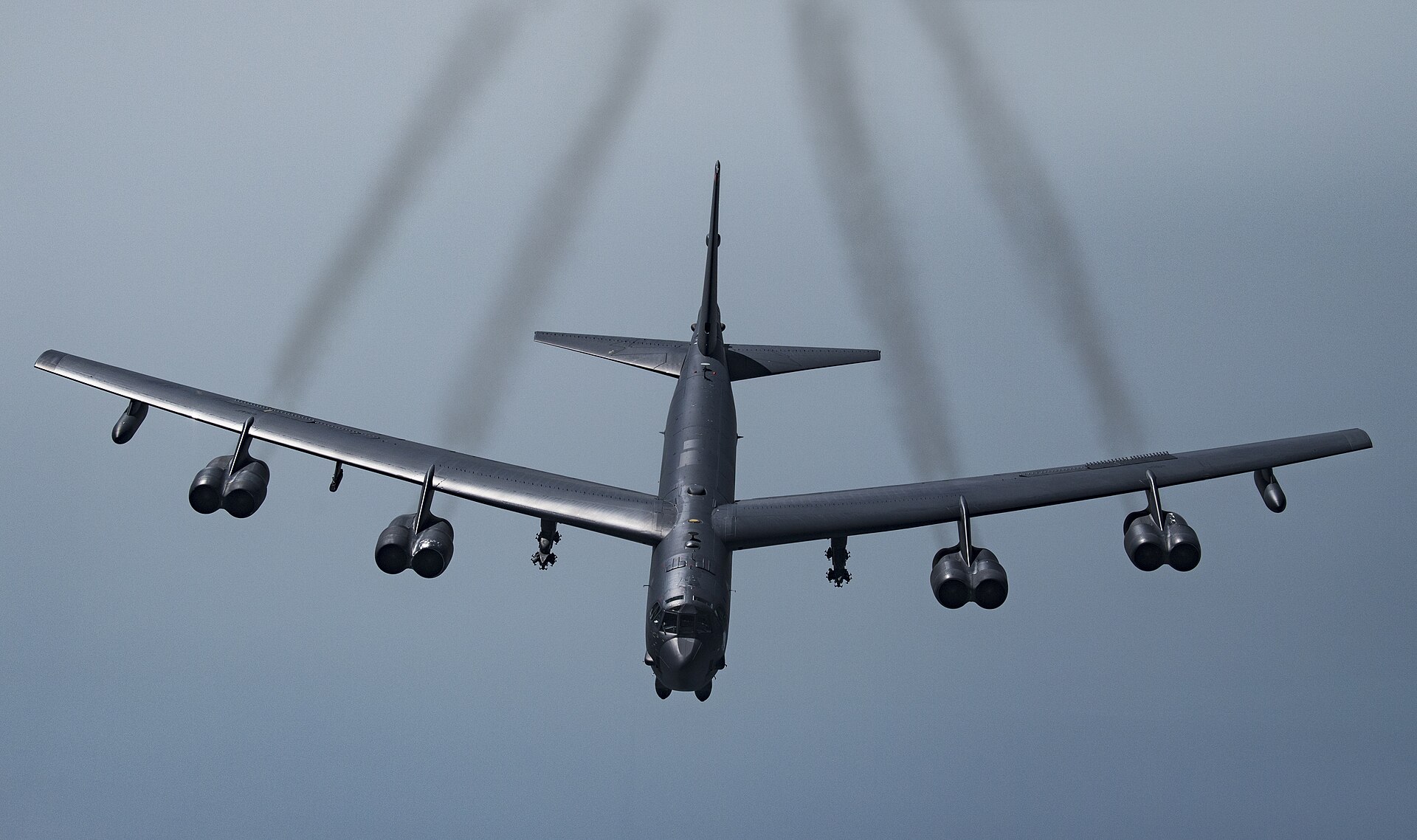A U.S. Air Force B-52H Stratofortress flying over the Persian Gulf, part of CENTCOM operations against Iranian military infrastructure. Photo: U.S. Air Force / Public Domain