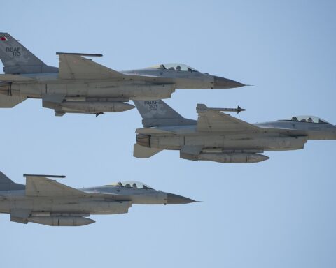 Royal Bahraini Air Force F-16 Fighting Falcons in formation over Sakhir Air Base during the Bahrain International Airshow. Photo: US Air Force / Public Domain
