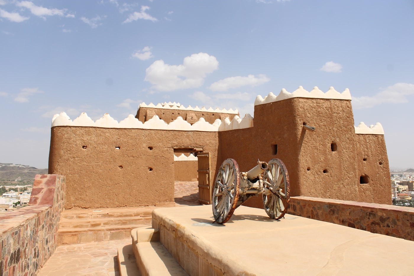 Traditional Najdi mud-brick fortress in Saudi Arabia, representative of the architectural style found at Diriyah At-Turaif UNESCO World Heritage Site