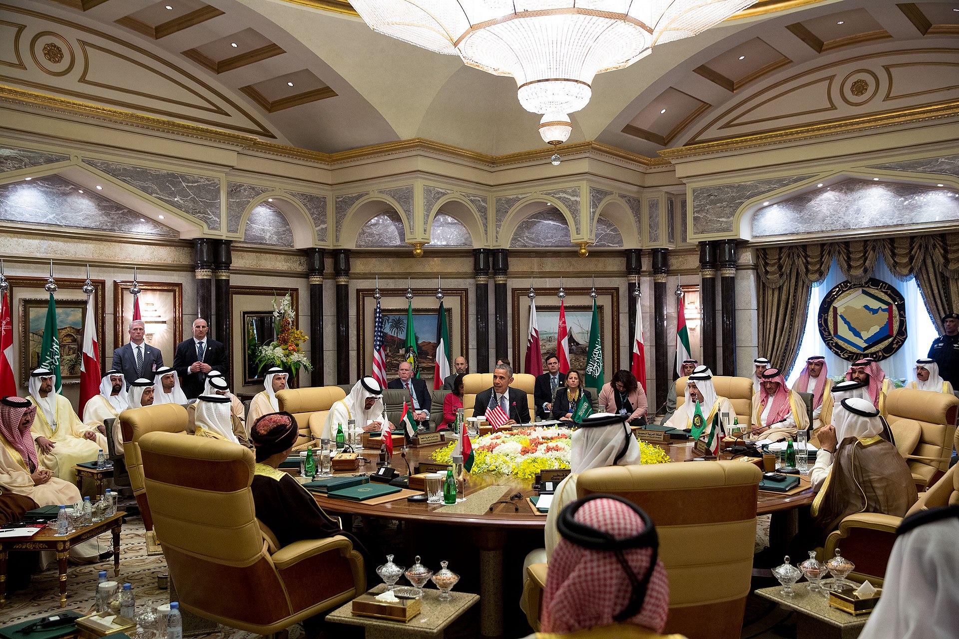 GCC leaders and US officials at a multilateral summit meeting at Diriyah Palace in Saudi Arabia, with multiple national flags visible around the diplomatic roundtable