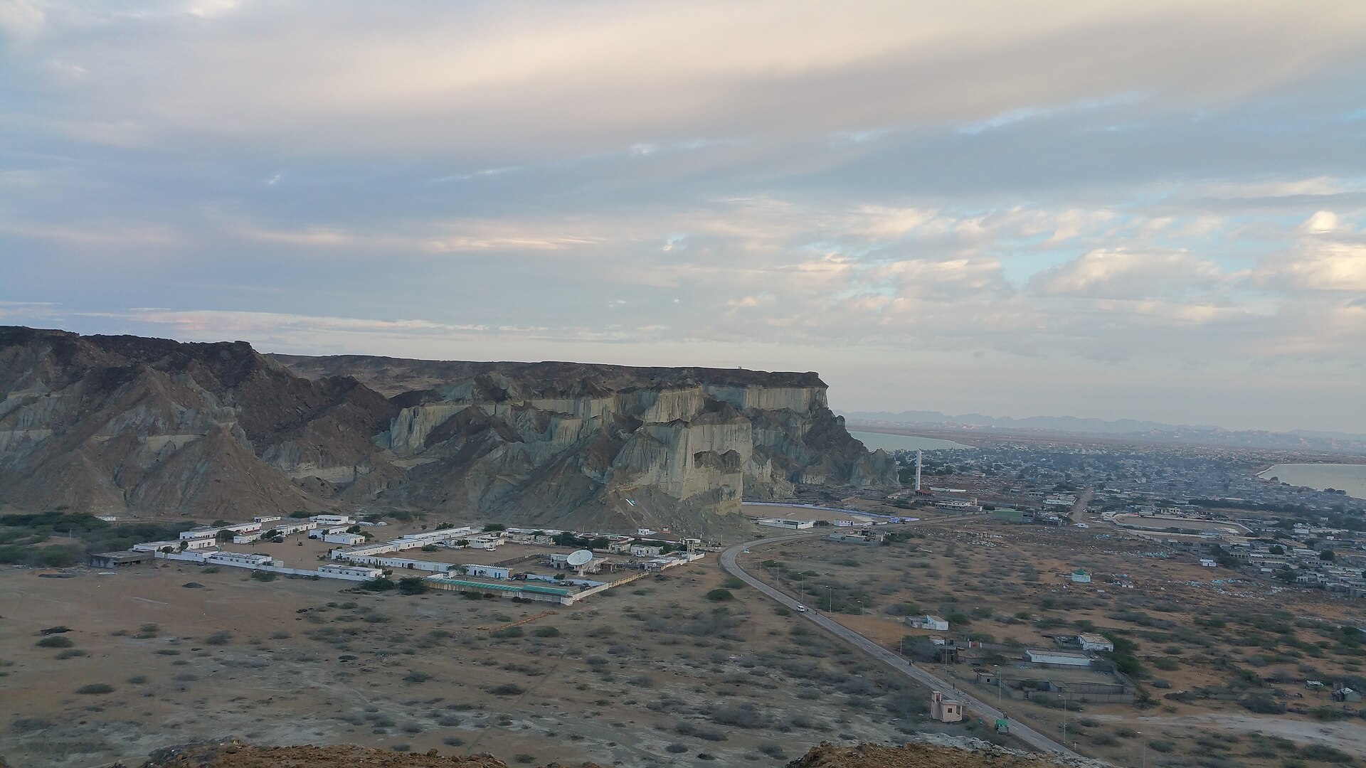 Aerial view of Gwadar Port in Balochistan Pakistan a strategic cornerstone of the China-Pakistan Economic Corridor near the Strait of Hormuz. Photo: Wikimedia Commons / CC BY-SA 4.0