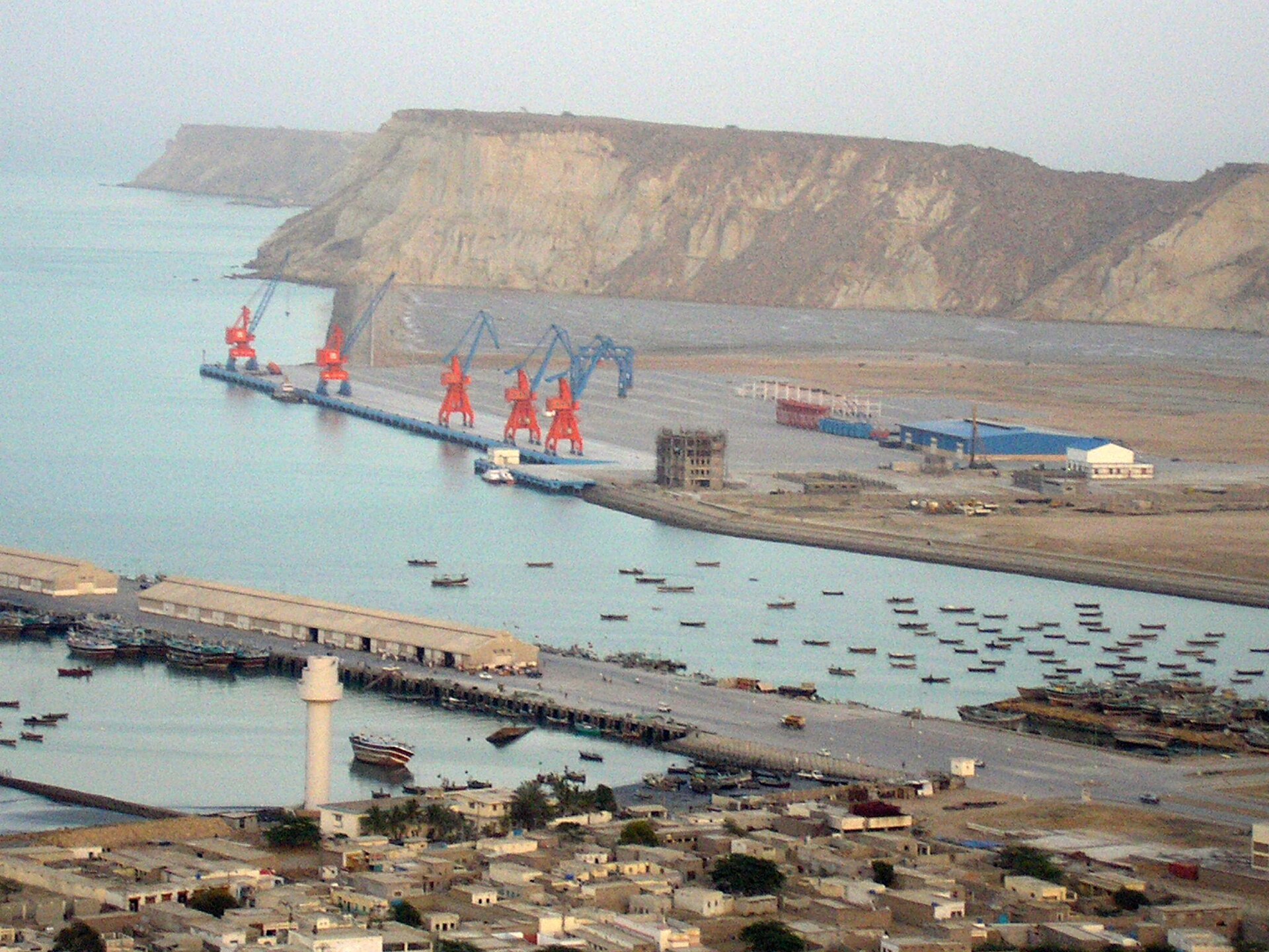 Gwadar Port in Balochistan, Pakistan, the centrepiece of the China-Pakistan Economic Corridor that constrains Islamabad strategic choices in the Gulf. Photo: Wikimedia Commons / CC BY-SA 3.0