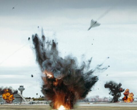 Iranian Shahed-136 one-way attack drones striking a civilian airport in the Persian Gulf, illustrating the type of drone attacks documented by Human Rights Watch across six Gulf states. Photo: Wikimedia Commons / CC BY 4.0