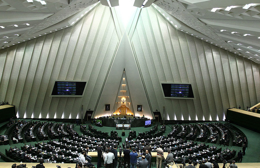 Interior of the Iranian Majlis parliament chamber in Tehran where key governance decisions are debated. Photo: Wikimedia Commons / CC BY 4.0