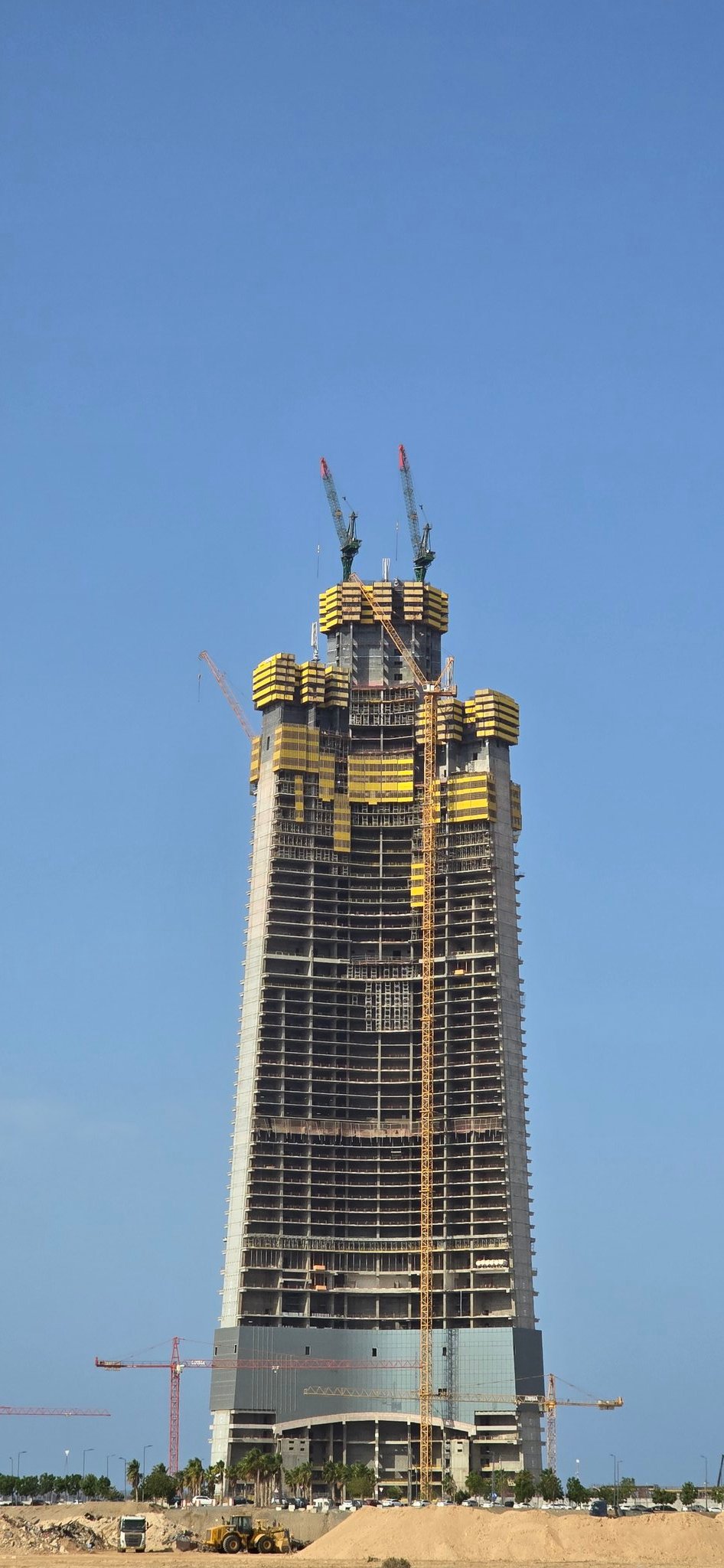 Jeddah Tower under construction in September 2025, one of the PIF-backed mega-projects whose funding has been slashed as Saudi Arabia pivots to wartime spending priorities. Photo: Wikimedia Commons / CC BY 4.0