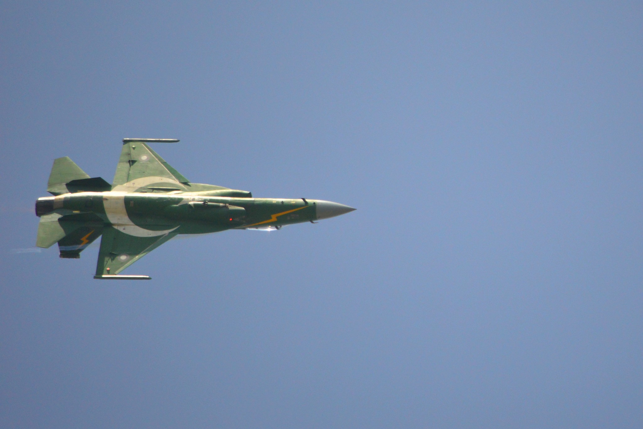 A JF-17 Thunder multirole fighter in flight bearing Pakistan Air Force markings, part of the proposed weapons package for Sudan. Photo: Wikimedia Commons / CC BY 2.0