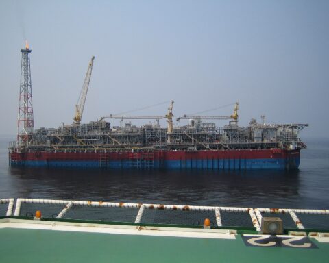 FPSO Kizomba A floating production vessel operating offshore Angola in the Atlantic Ocean. Photo: Wikimedia Commons / CC BY-SA 4.0