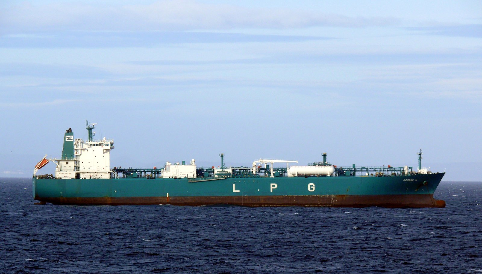 An LPG tanker at sea. Indian-flagged LPG carriers were among the first vessels escorted by warships through the Gulf of Oman. Photo: Wikimedia Commons / CC BY-SA 3.0