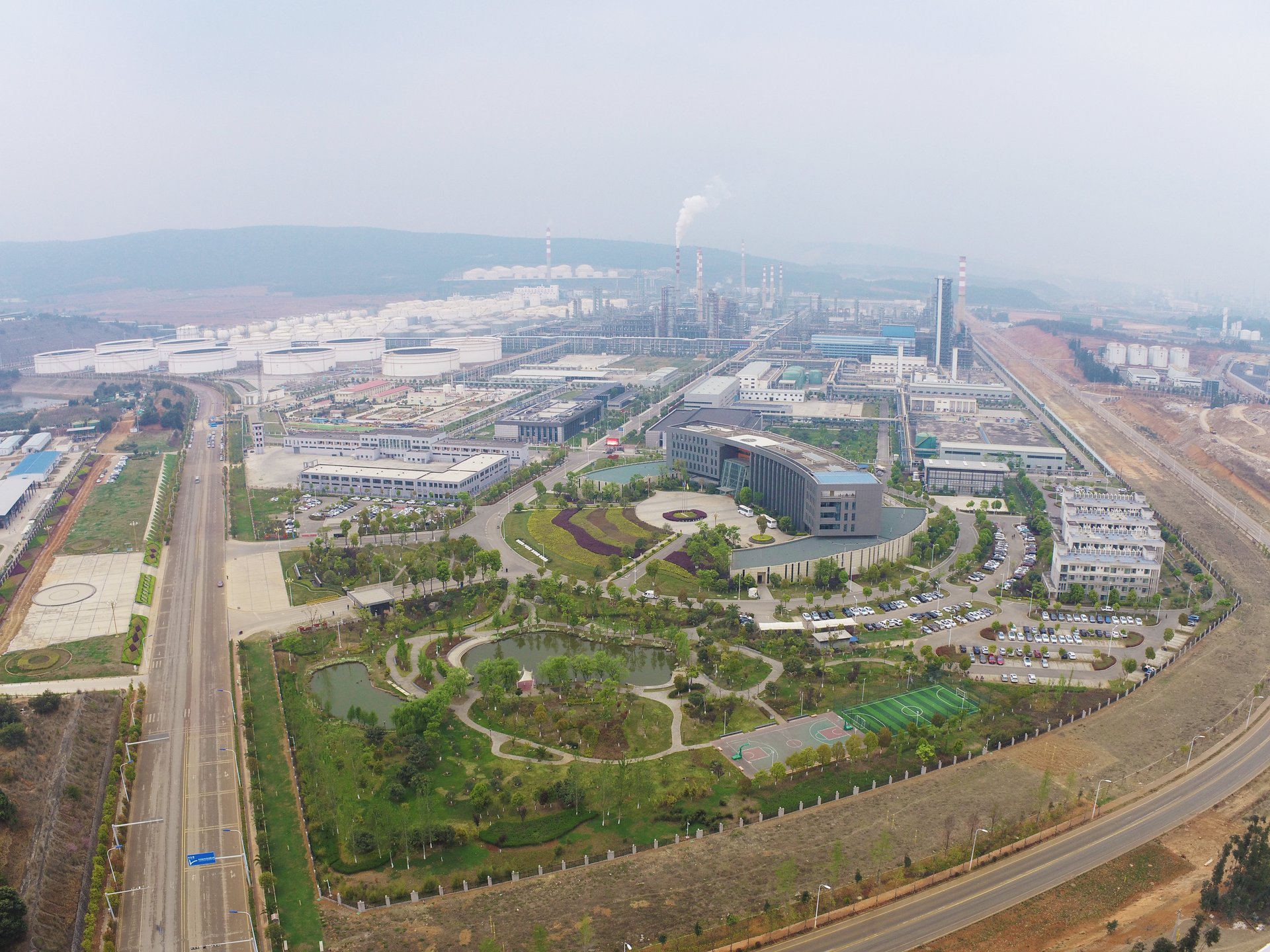 Aerial view of PetroChina Yunnan Petrochemical Company refinery complex in China, one of the refineries affected by the Strait of Hormuz supply disruption. Photo: Wikimedia Commons / CC BY-SA 4.0