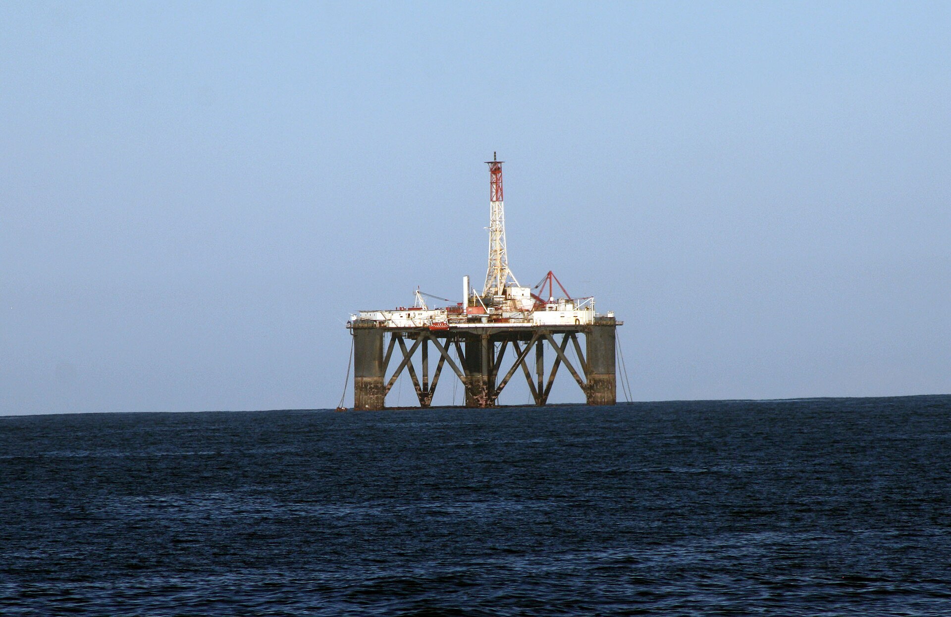 PetroSA Orca floating production storage and offloading facility operating off the coast of South Africa. Photo: Wikimedia Commons / CC BY-SA 2.0