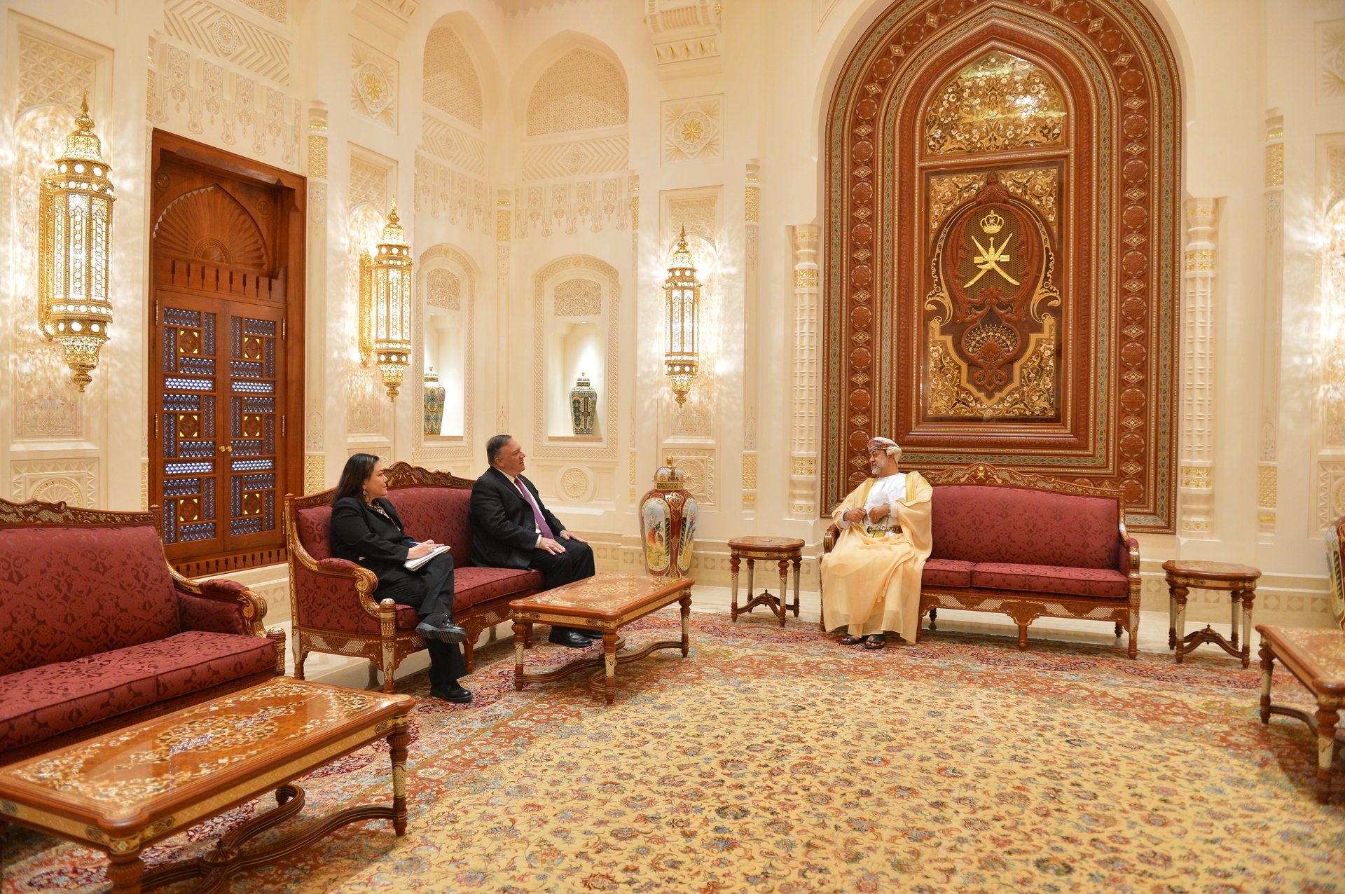 Sultan Haitham bin Tariq of Oman in a diplomatic meeting at the Royal Palace in Muscat. Oman has served as the primary mediator between Iran and the United States since 2025. Photo: US State Department / Public Domain