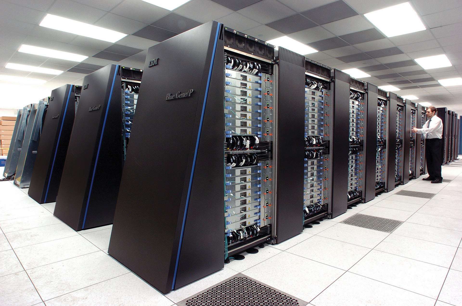 A supercomputer facility with rows of high-performance computing racks, representative of the kind of infrastructure Saudi Arabia is building with its Shaheen III supercomputer