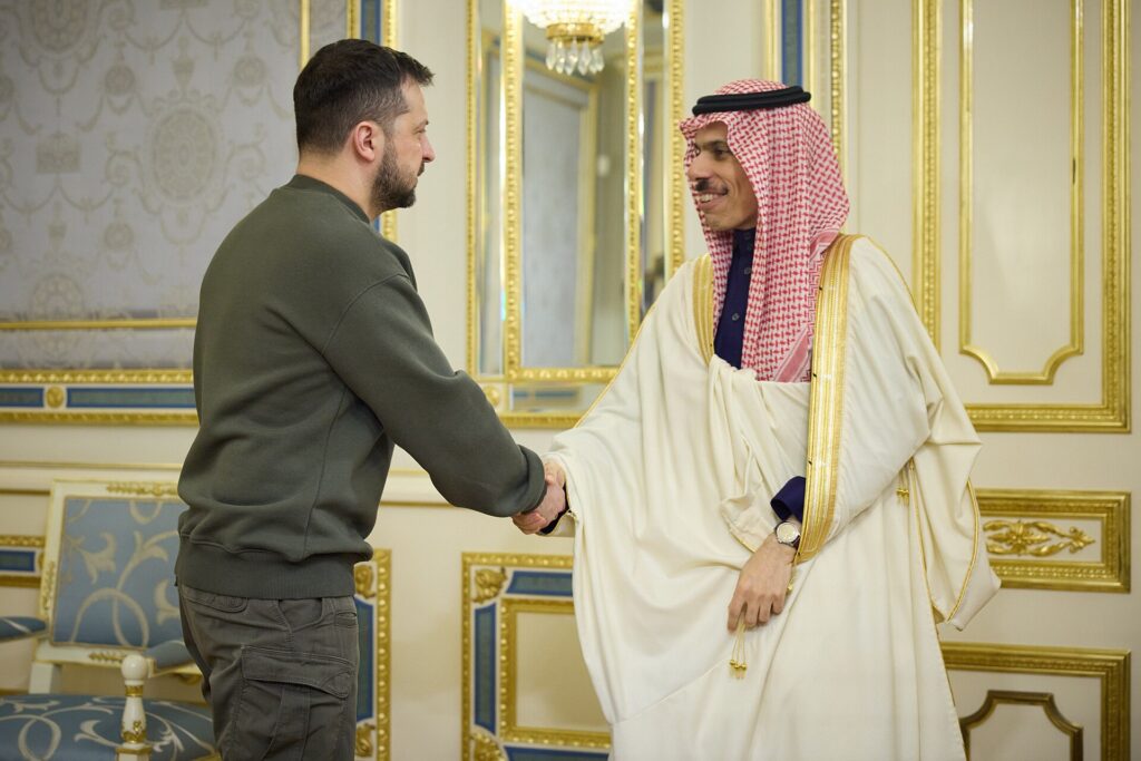 Zelenskyy Arrives in Saudi Arabia Offering Drone Expertise Against Iran
