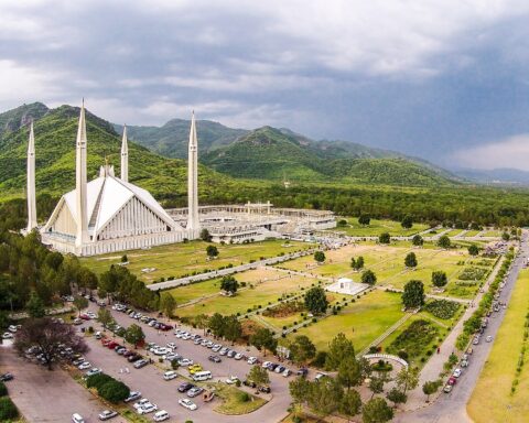 Faisal Mosque Islamabad aerial view — Pakistan hosts Iran-US indirect nuclear talks April 2026