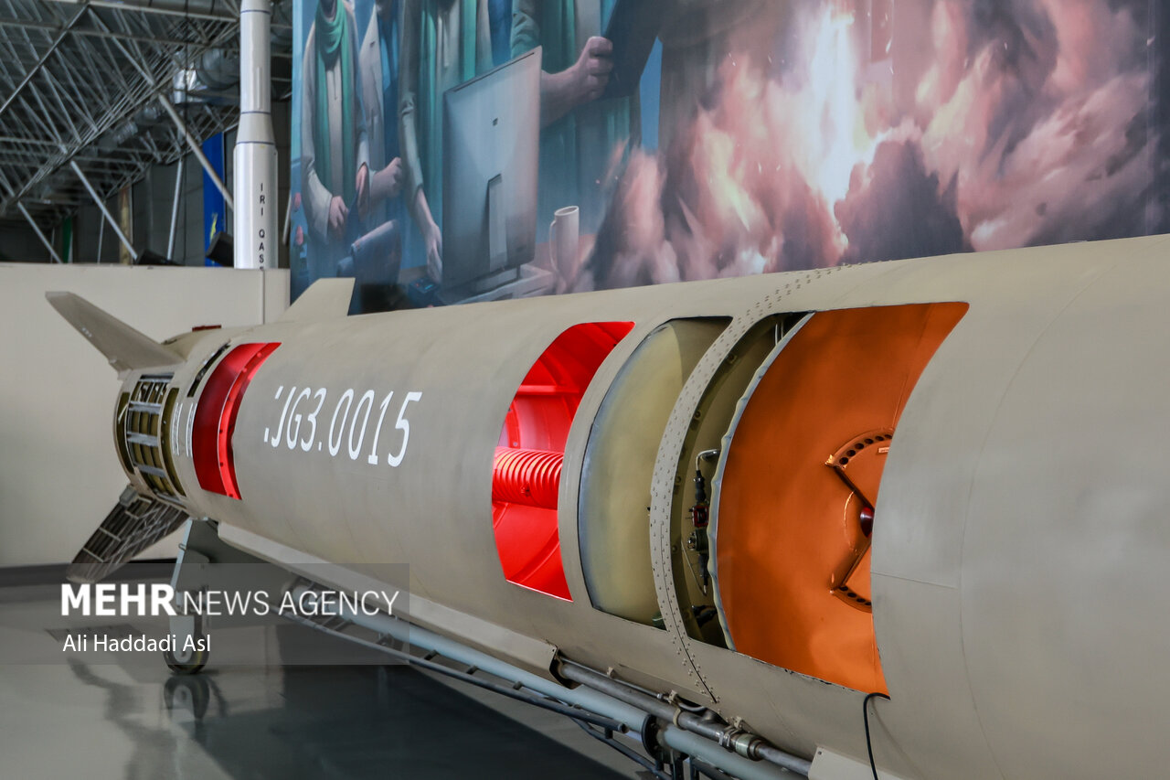 Cross-section of an Iranian IRGC ballistic missile on display at the IRGC Aerospace Missile Exhibition, Mehr 2025 — showing guidance and propulsion internals