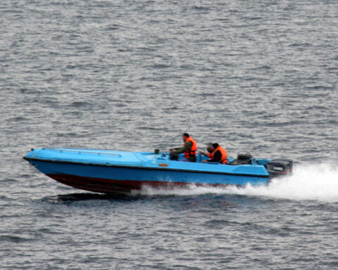 IRGC Navy fast-attack speedboat at speed in the Persian Gulf, January 6 2008, during an encounter with US Navy vessels