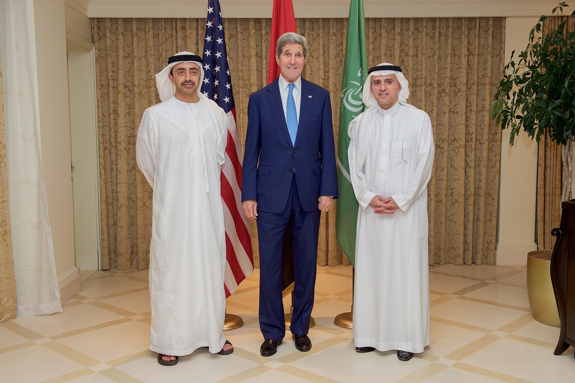 US Secretary of State Kerry with UAE Foreign Minister Abdullah bin Zayed (left) and Saudi Foreign Minister Adel al-Jubeir (right) in Abu Dhabi, 2015 — the US-Gulf diplomatic triangle that anchored GCC cohesion before the Iran war fractured it