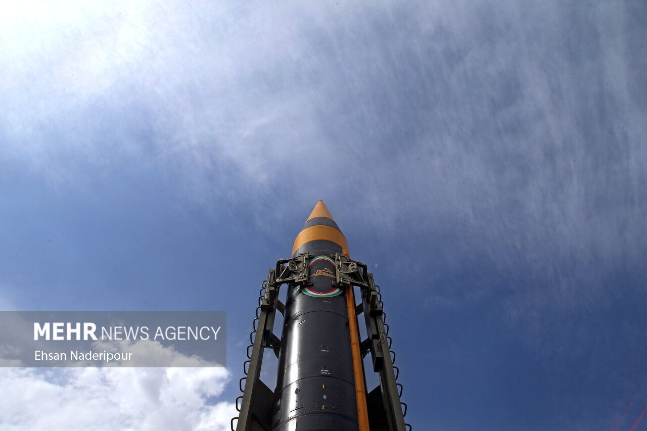 Khorramshahr-4 (Kheibar) ballistic missile on erector at official unveiling ceremony, Iran, May 2023 — the missile carries a 1,500–1,800 kg warhead with maneuverable reentry vehicle