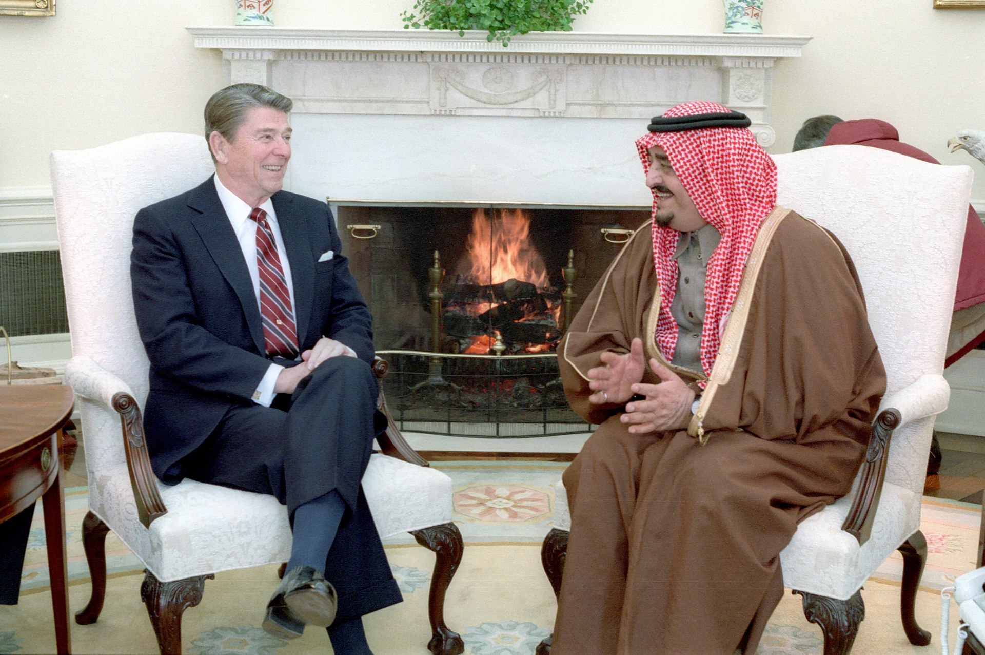 President Ronald Reagan meets King Fahd of Saudi Arabia in the Oval Office, February 11, 1985 — the relationship that defined the US-Saudi security architecture King Fahd formalized with the Custodian title in 1986