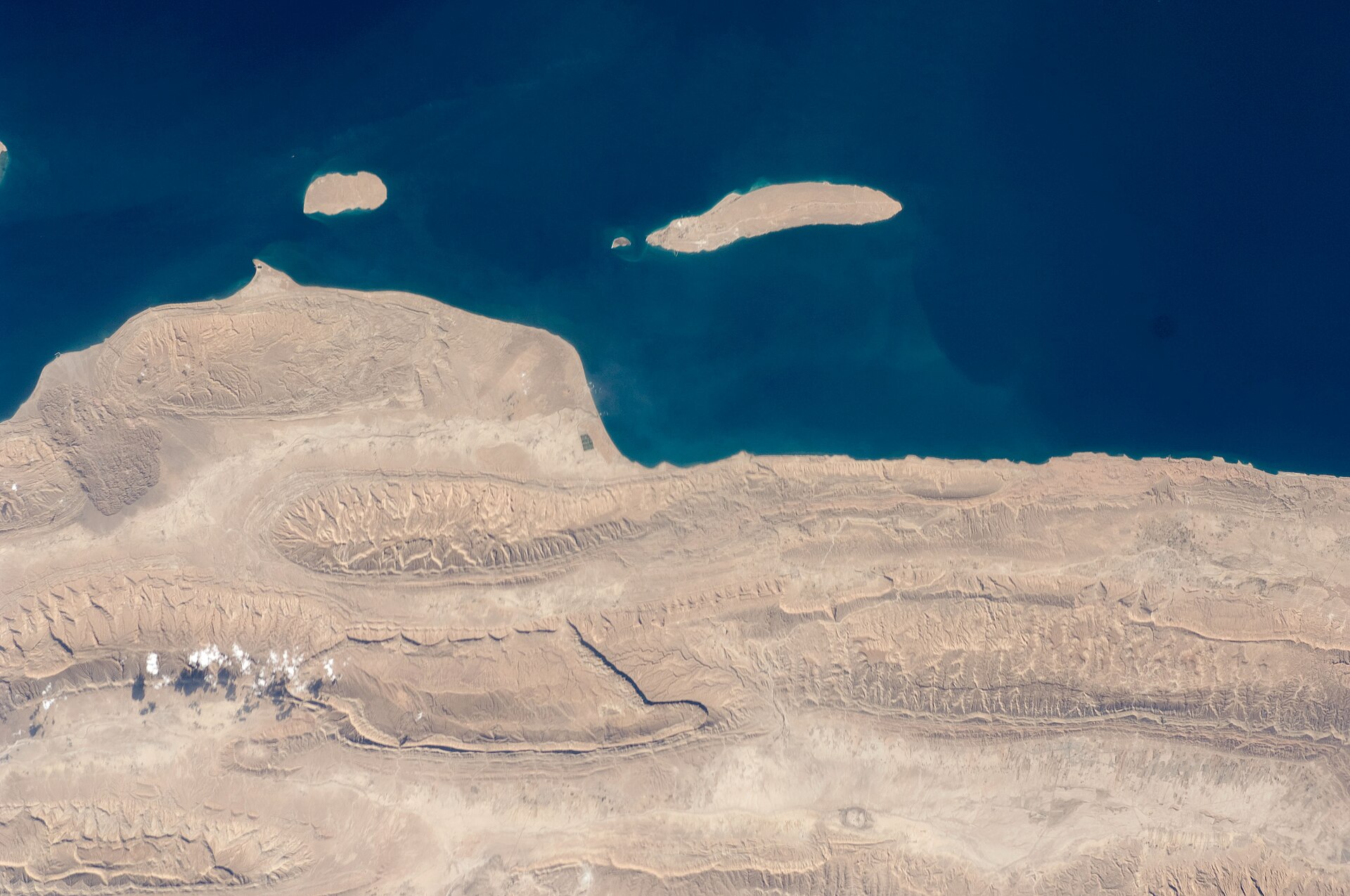 ISS satellite view of Lavan Island and Shidvar Islands in the Persian Gulf off Iran's southern coast, site of UAE Mirage 2000-9 strikes on the NIRDC refinery April 8 2026