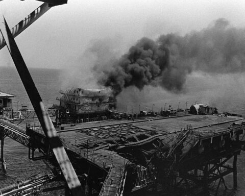 Iranian Sassan oil platform burns during Operation Praying Mantis 1988, Persian Gulf