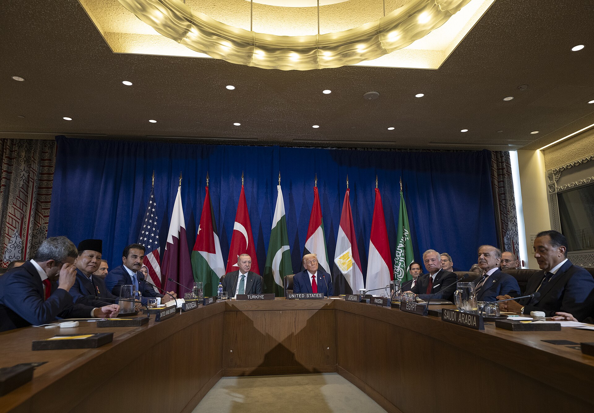 President Trump in multilateral meeting with Arab and Muslim leaders including Pakistan PM Shehbaz Sharif and Saudi Arabia at the United Nations, 2025