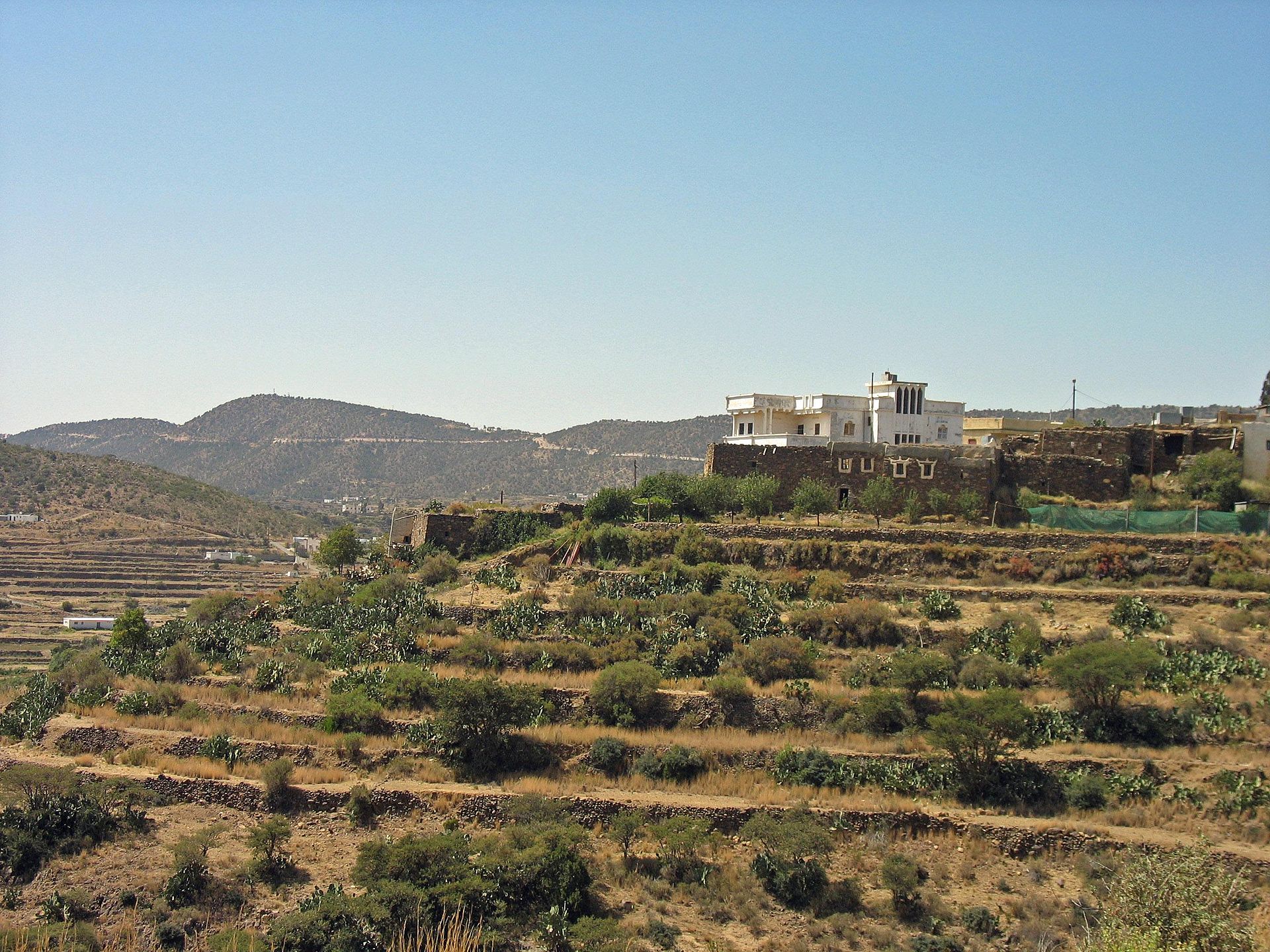 Road winding through traditional Asiri villages on the way to Al Soudah from Abha