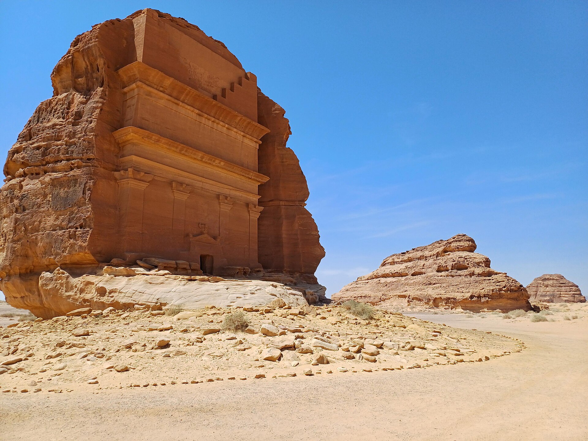 Qasr al-Farid, the iconic solitary tomb carved into a massive sandstone boulder at Hegra, Saudi Arabia