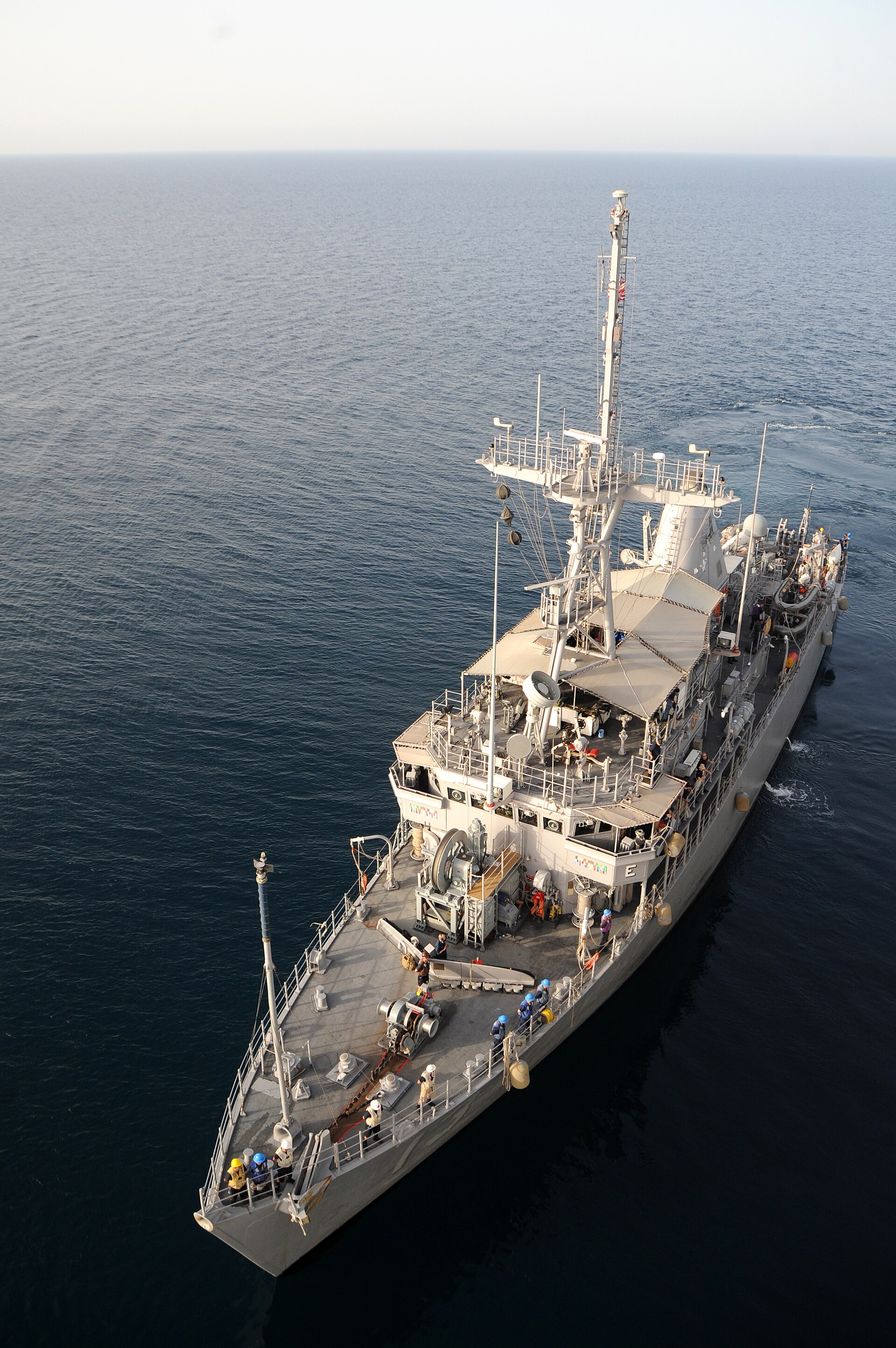 USS Dextrous (MCM-13), an Avenger-class mine countermeasures ship, underway in the Arabian Gulf, April 2010