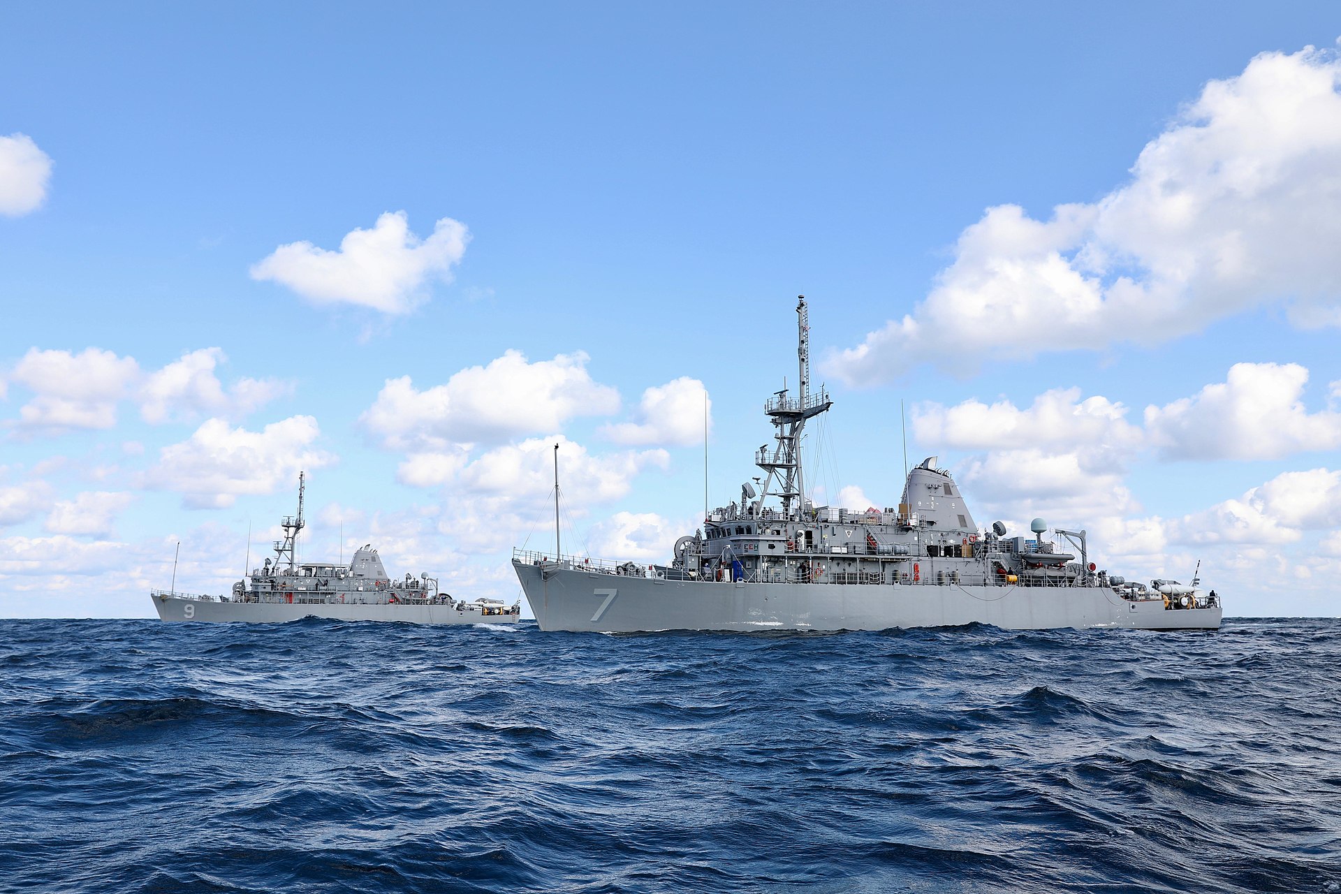 USS Pioneer (MCM-9) and USS Patriot (MCM-7), Avenger-class mine countermeasures ships, underway in the Sea of Japan, November 2018. Both vessels are among the four remaining US Navy Avenger-class MCM ships. Photo: US Navy / Public Domain