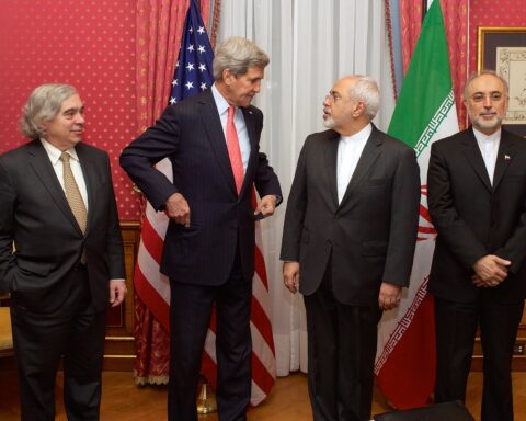 US Secretary of State John Kerry and Iranian Foreign Minister Mohammad Javad Zarif in bilateral nuclear talks with Energy Secretary Ernest Moniz and AEOI chief Ali Akbar Salehi, 2015 JCPOA negotiations