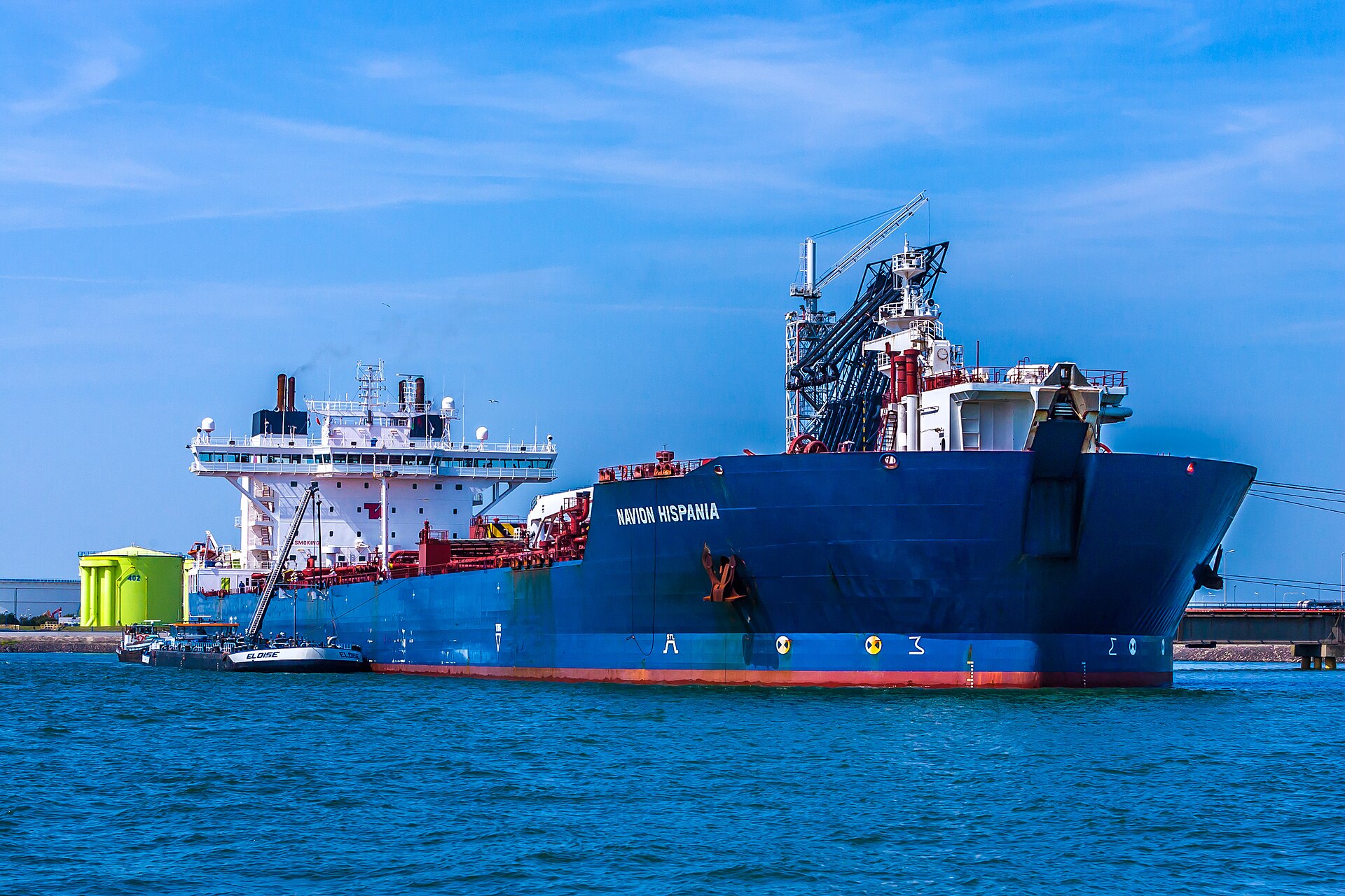 Crude oil tanker Navion Hispania at berth in the 8th Petroleum Harbour, Maasvlakte, Rotterdam — a Suezmax-class vessel loading for export