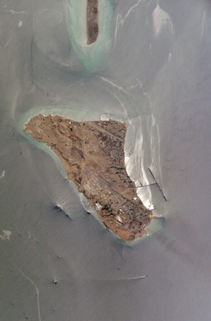 Kharg Oil Slick Hits 71 Square Kilometres as Iran Blames European Tanker, Pentagon Stays Silent