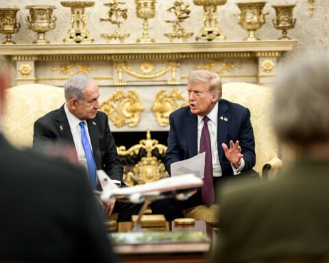 President Trump and Israeli Prime Minister Netanyahu in bilateral Oval Office meeting, September 29 2025, reviewing the US peace plan for the region