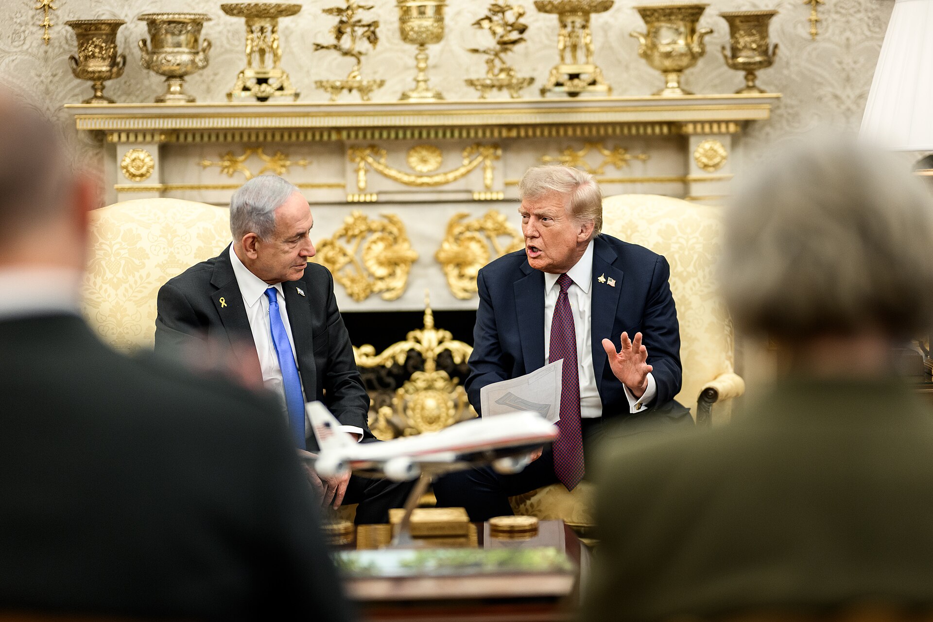 President Trump and Israeli Prime Minister Netanyahu in bilateral Oval Office meeting, September 29 2025, reviewing the US peace plan for the region