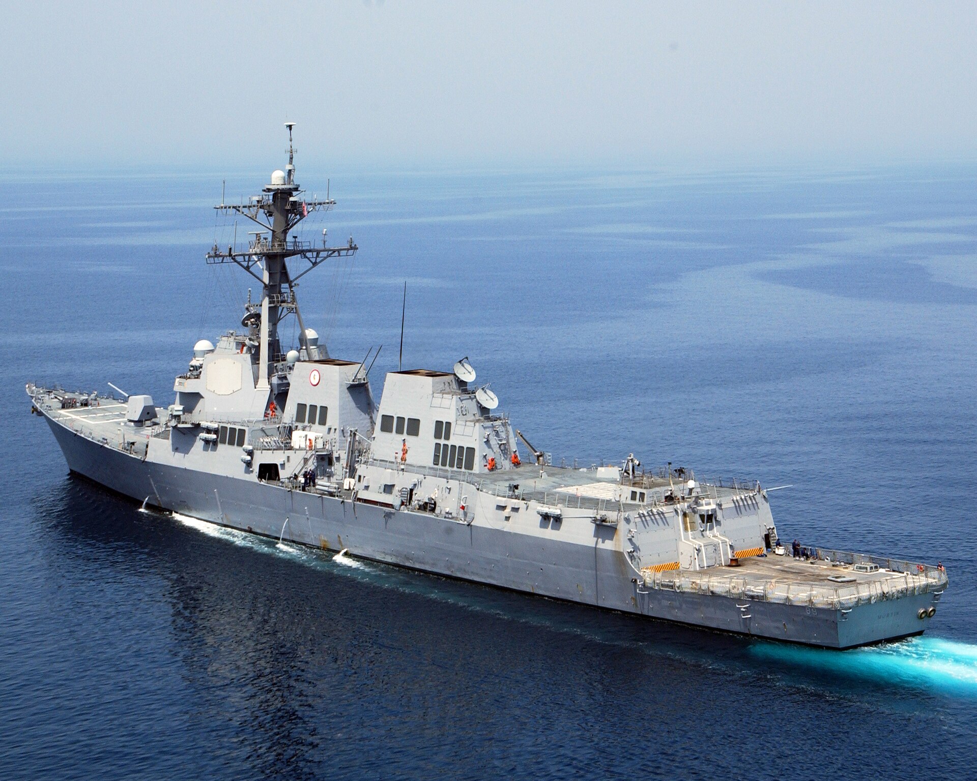 USS Mustin (DDG 89), an Arleigh Burke-class guided-missile destroyer, underway in the Northern Persian Gulf during Maritime Security Operations, April 2005