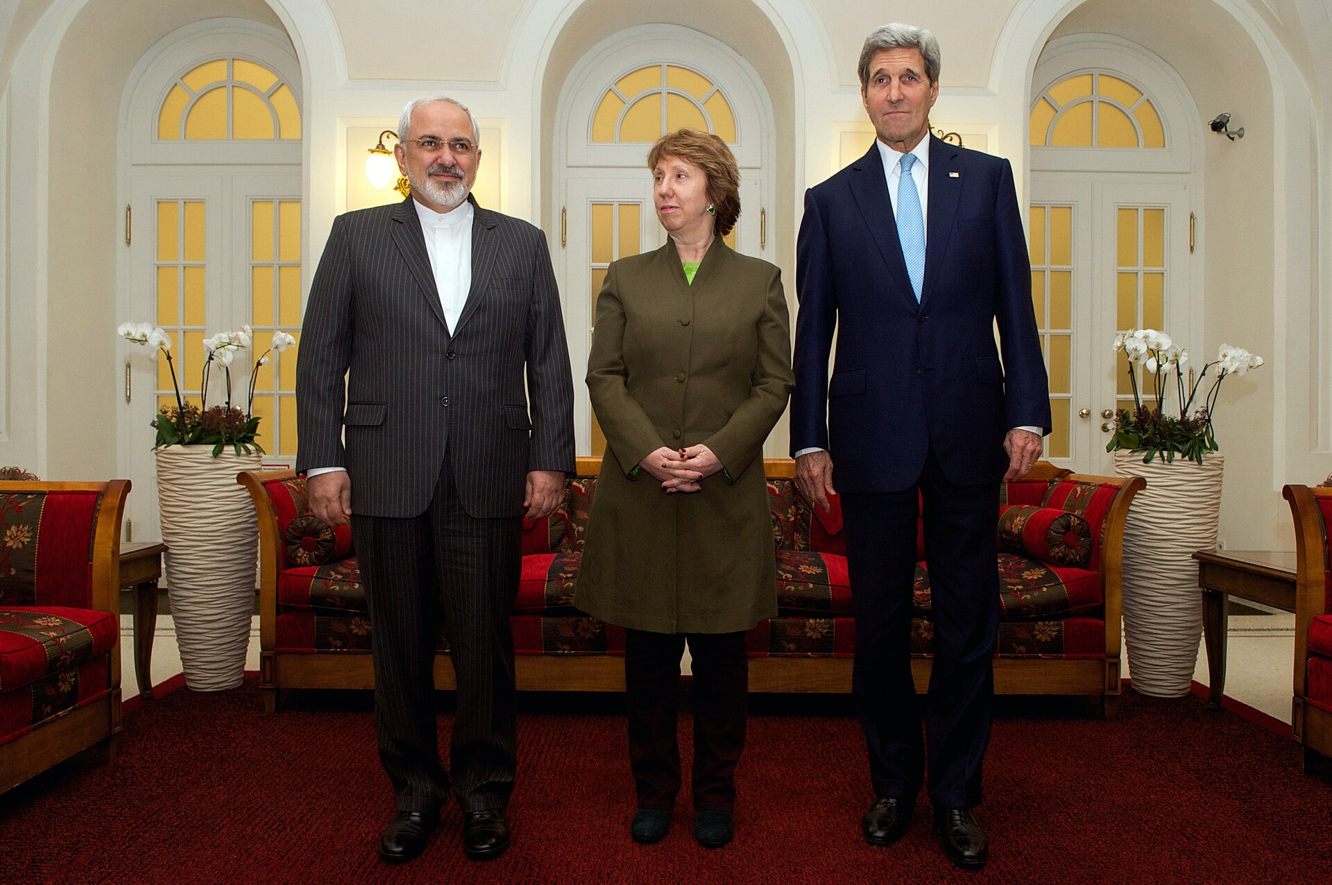 US Secretary of State John Kerry, EU foreign policy chief Catherine Ashton, and Iranian Foreign Minister Mohammad Javad Zarif before tripartite Iran nuclear negotiations in Vienna, 2014