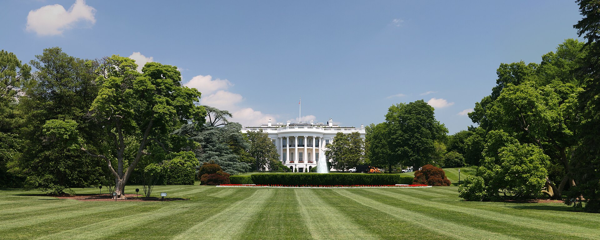White House south lawn and facade, Washington DC