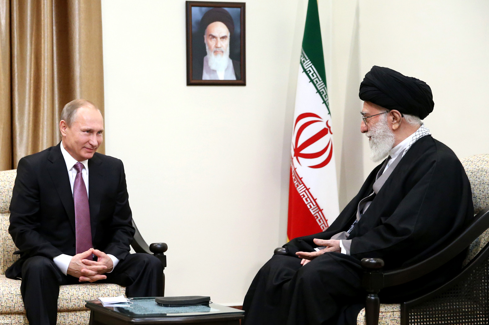 Ali Khamenei Sr. meeting Russian President Vladimir Putin at the supreme leader's official residence, Tehran, November 23, 2015. Photo: Khamenei.ir / CC BY 4.0