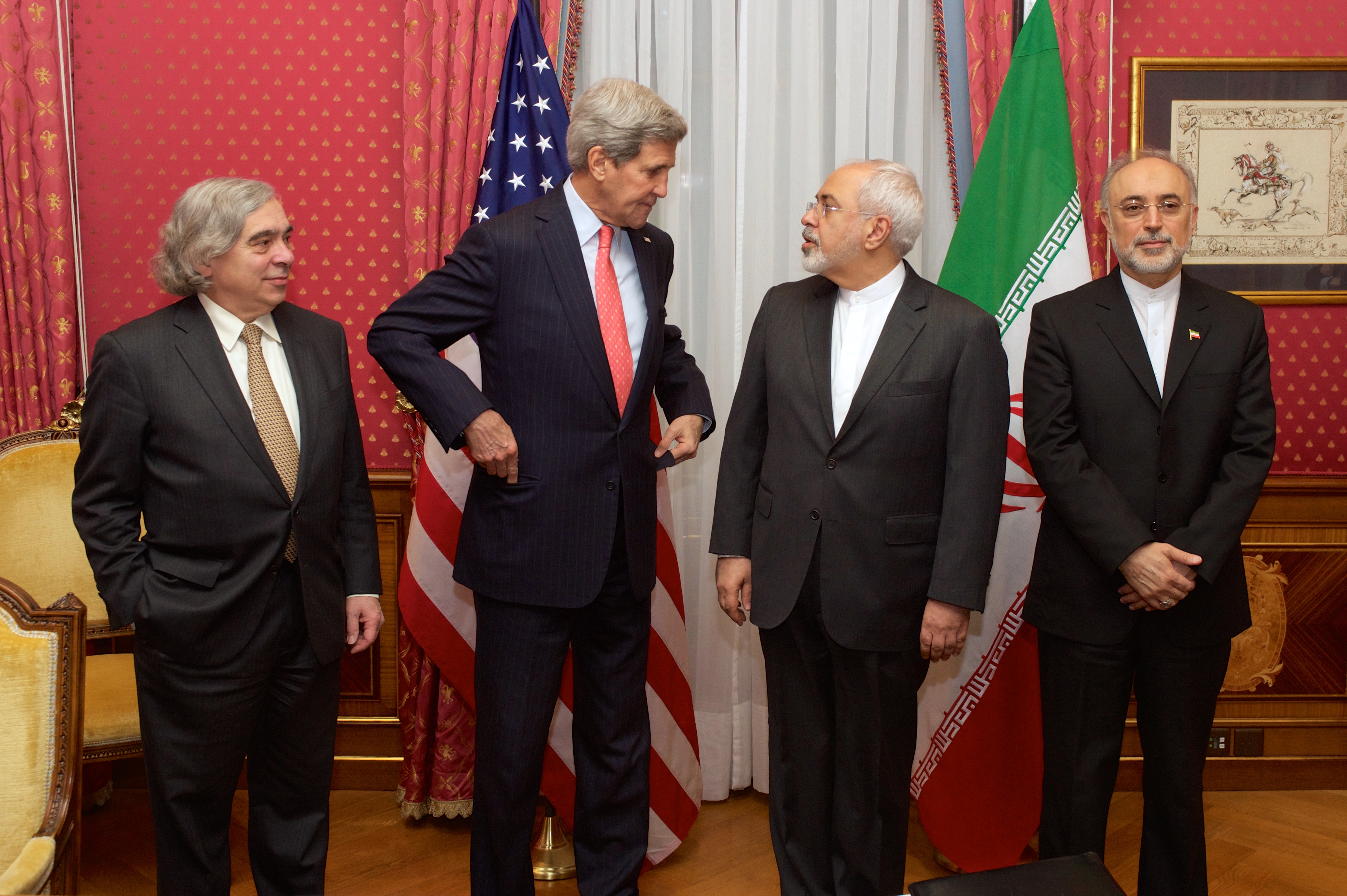 US Secretary of State John Kerry and Energy Secretary Ernest Moniz face Iranian Foreign Minister Mohammad Javad Zarif and Atomic Energy Organization head Ali Akbar Salehi at bilateral nuclear talks, 2015