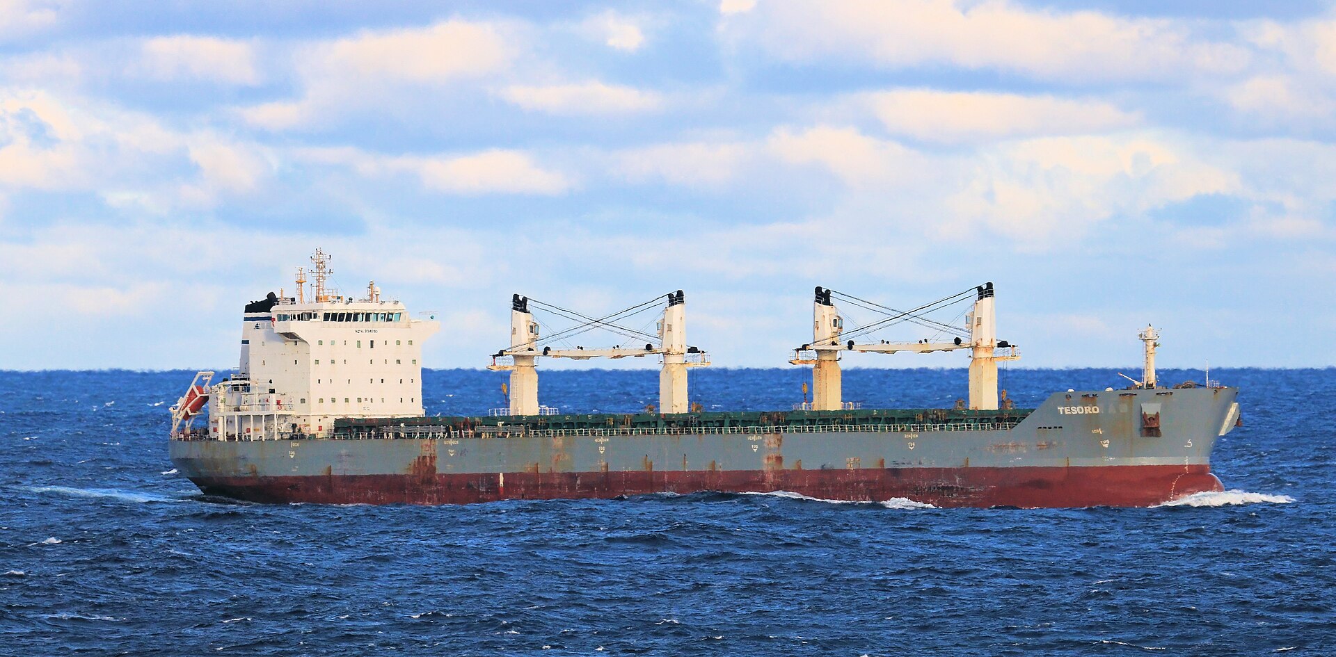 Bulk carrier Tesoro underway in open water — the same vessel type as the M/V Magic Seas, a 63,301-DWT bulk carrier sunk by Houthi forces 51nm southwest of Hodeidah on 6 July 2026