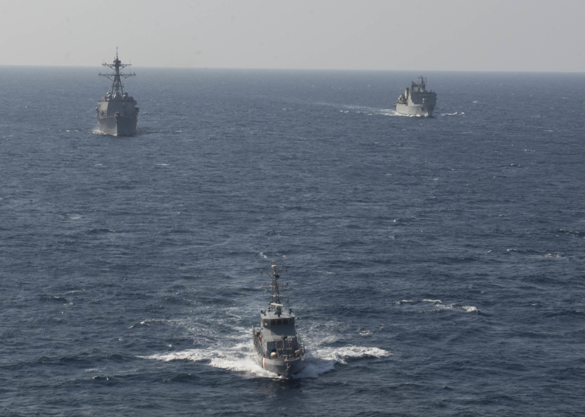 USS Dewey guided-missile destroyer and the Royal Saudi Navy tanker Yunbou transit the Red Sea during the International Mine Countermeasures Exercise, November 2014
