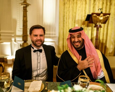 MBS seated beside JD Vance at a White House dinner in November 2025, months before Trump tied the 123 nuclear deal to Israeli normalization