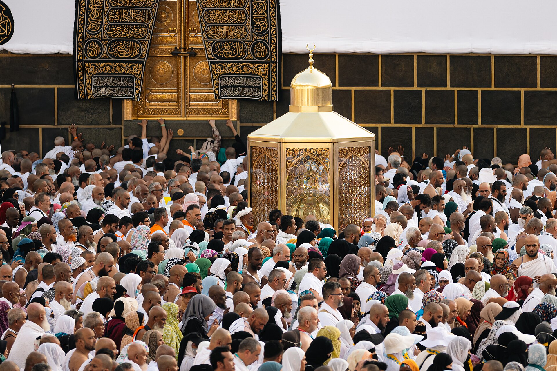 Pilgrims performing tawaf circumambulation around the Kaaba at Masjid al-Haram, Mecca, during Hajj 2025