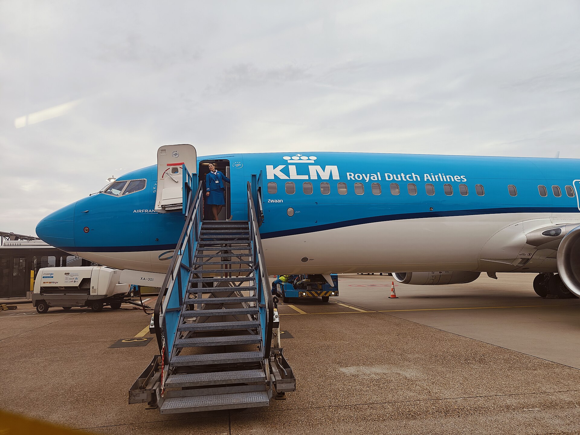A KLM Boeing 737-800 at Amsterdam Schiphol Airport — KLM suspended all Dammam and Riyadh flights through October 31, 2026