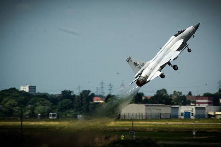 Pakistan Air Force JF-17 Thunder jet takes off with afterburner at the Paris Air Show, 2015. About 16 JF-17s are reportedly deployed to King Abdulaziz Air Base in Saudi Arabia under the 2025 bilateral defence agreement.