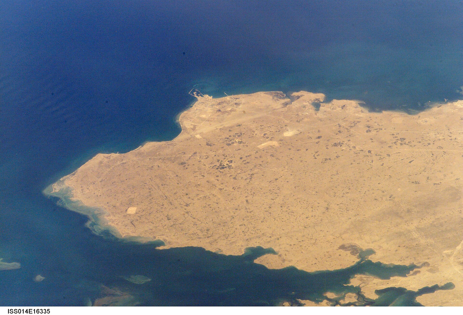 Northern Qatar Peninsula satellite view NASA ISS 2007 showing Ras Laffan Industrial City LNG complex at the northern tip