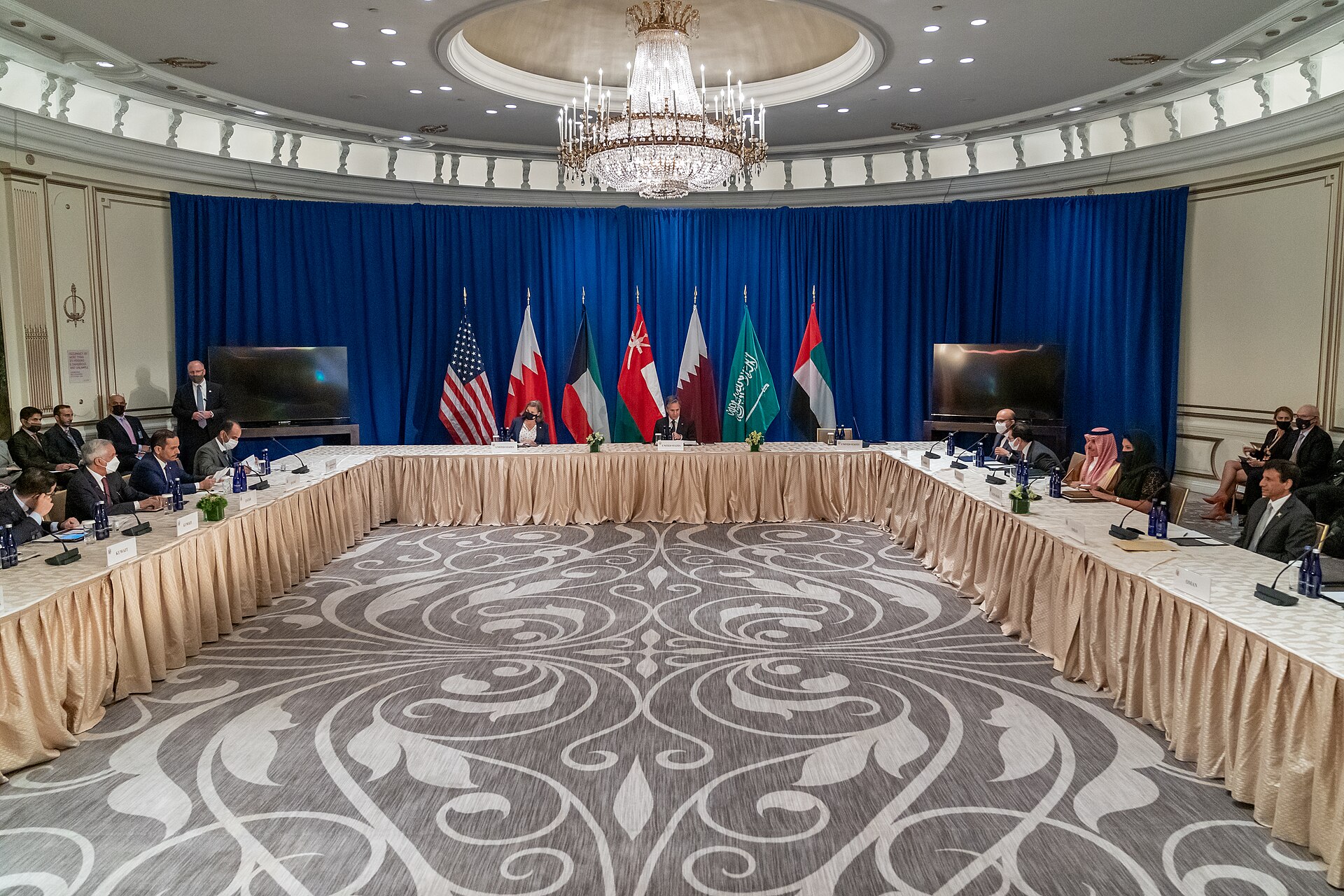 US Secretary of State Blinken meets with GCC foreign ministers including Saudi Arabia at UNGA 76 in 2021, with US and Gulf states flags displayed
