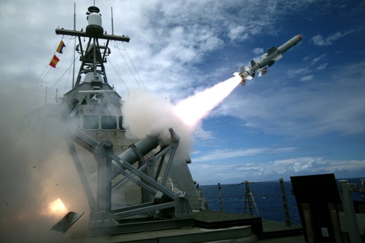 USS Coronado LCS-4 fires a Harpoon anti-ship cruise missile during exercise RIMPAC 2016
